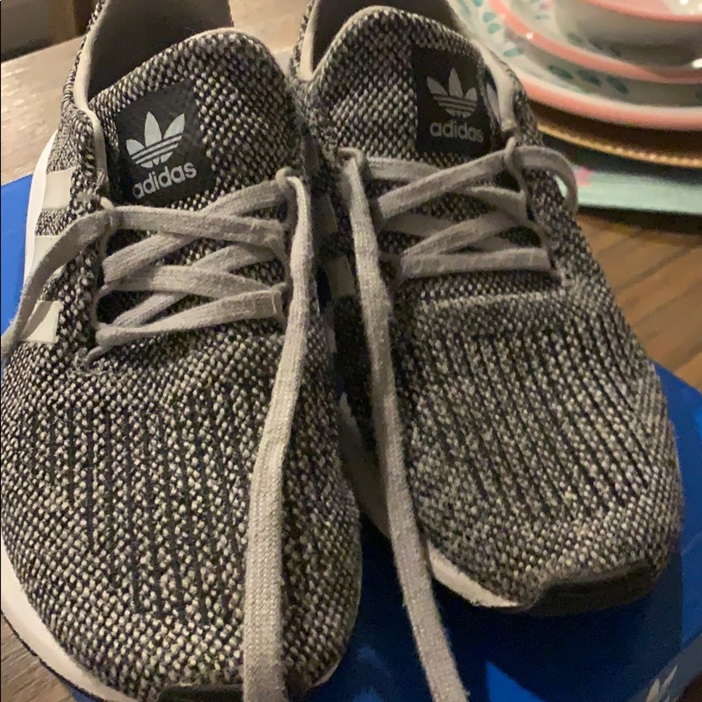 Boys adidas swift run I
